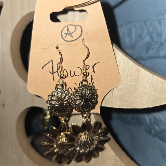 Earing - Picture 13 of 13